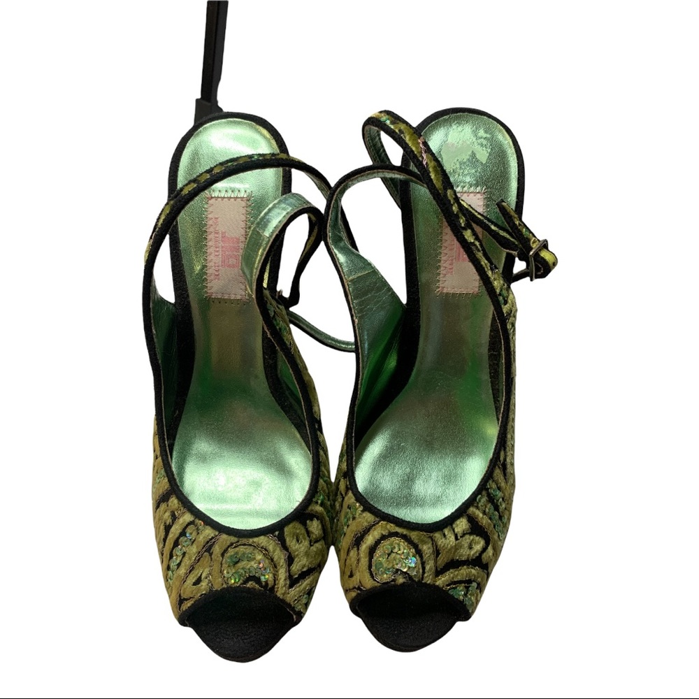 Shoes - Picture 5 of 7